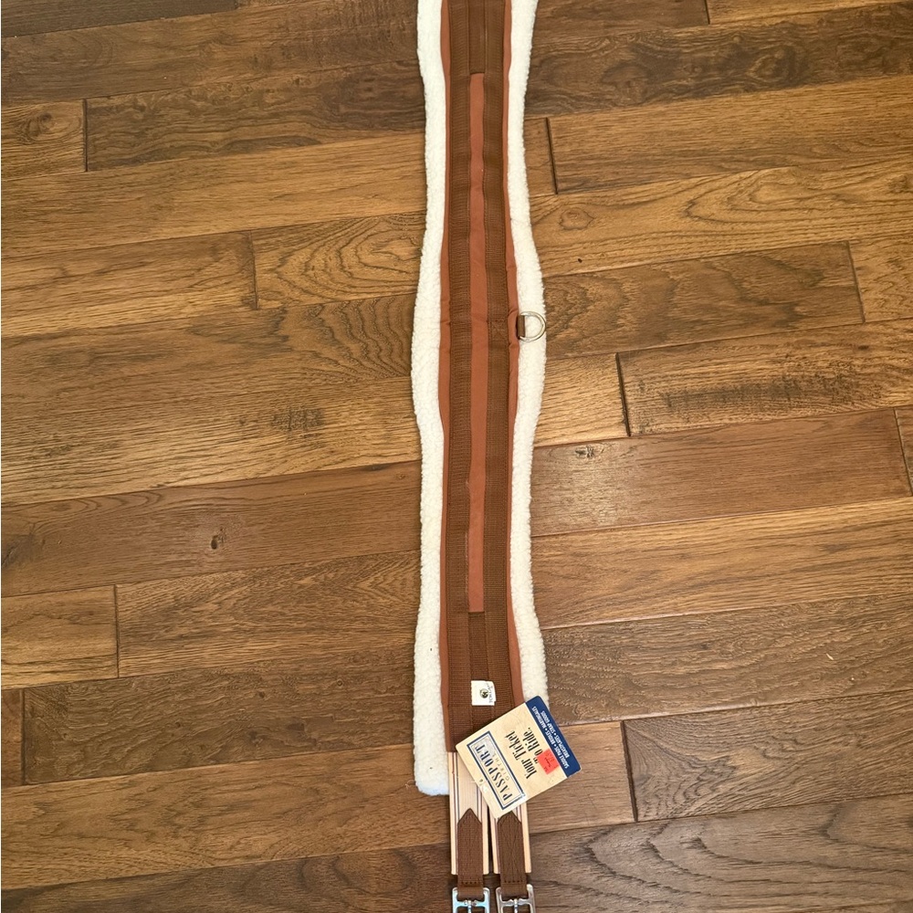 BRAND NEW WITH TAGS!! 52” girth